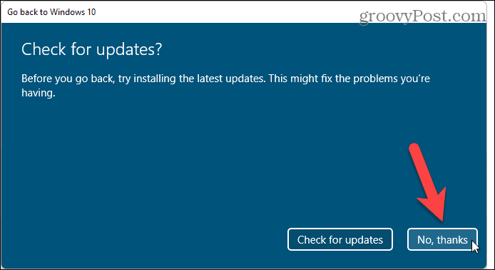 Wählen Sie aus, nicht nach Updates zu suchen, wenn Sie von Windows 11 auf Windows 10 zurücksetzen