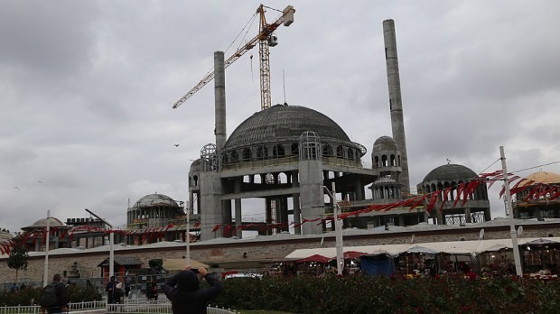 Die Taksim-Moschee wartet auf 2.500 Menschen