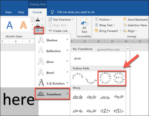 Auswählen eines kreisförmig gekrümmten WordArt-Stils in Word