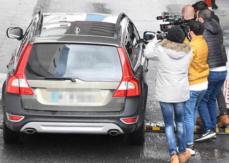 Kenan imirzalıoğlu, der in sein Auto stieg, ging von dort weg.