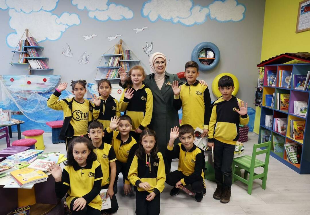 Emine Erdoğan hat sich mit Kindern in Ankara getroffen