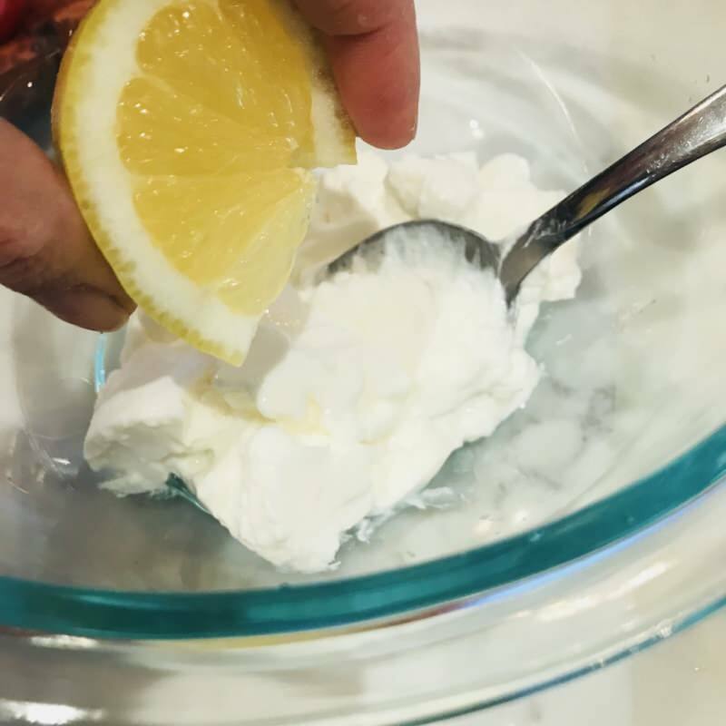 Was sind die Vorteile von Joghurt und Zitronenmaske für die Haut? Hausgemachte Joghurt und Zitronenmaske