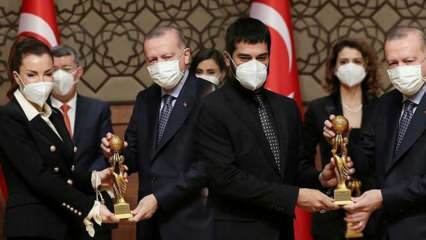 RTGD Awards fanden ihre Besitzer! Ebru Şahin und Burak Özçivit Auszeichnungen ...