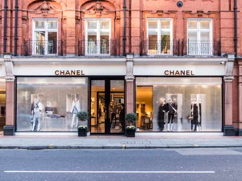 Wer ist die Modeikone Gabrielle Bonheur mit dem Spitznamen Coco Chanel?