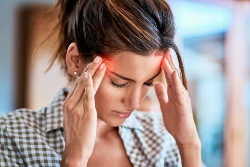 Was verursacht Kopfschmerzen? Wie kann man Kopfschmerzen beim Fasten vorbeugen? Was ist gut gegen Kopfschmerzen?