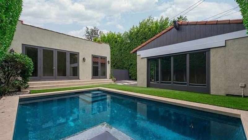 Charlize Theron verkauft ihr Bungalowhaus für 1,8 Millionen Dollar!