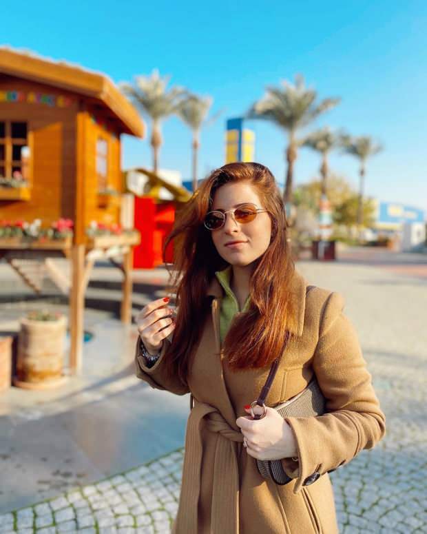 Wer ist Zeynep Özkaya, Erdbeere von 'My Magic Mom'? Die stilvollsten Kombinationsvorschläge der Universität mit Zeynep Özkayas Stil