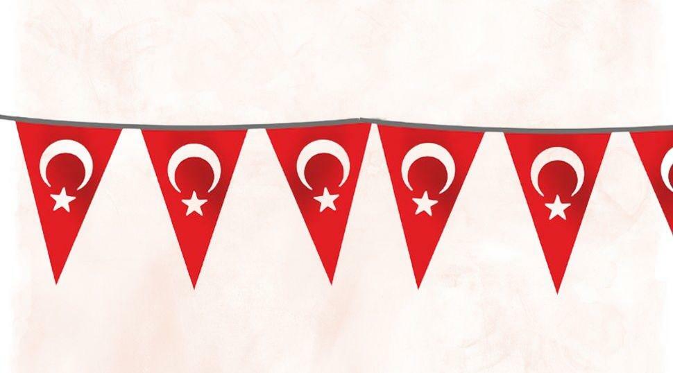 Özgüvenal Schnurornament, dreieckige türkische Flagge