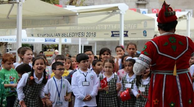 Die Kinder gingen mit 500 Jahren osmanischer Tradition in die Schule