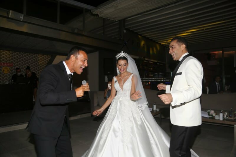 Die Hochzeit, die berühmte Namen zusammenbringt! Sinan Güzel und Seval Duğan haben geheiratet