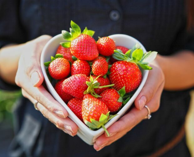 Befleckt sich das Essen von Erdbeeren während der Schwangerschaft?