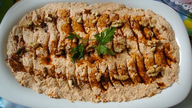 Das einfachste zirkassische Hühnchenrezept! Wie wird Circassian Huhn gemacht?