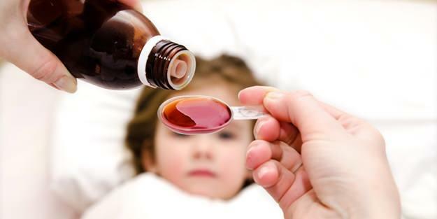 Wenn Sie Ihren Kindern Arzneimittel verabreichen, achten Sie darauf, die vom Arzt empfohlene Dosis einzunehmen.