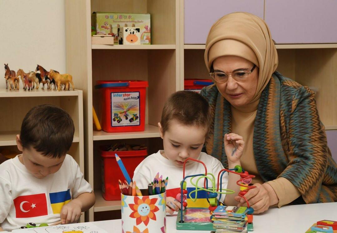 Emine Erdogan spielte mit ukrainischen Kindern