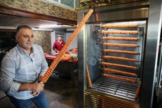Ein brandneuer Geschmack in Adana! Dieser Adana Kebab wird länger!