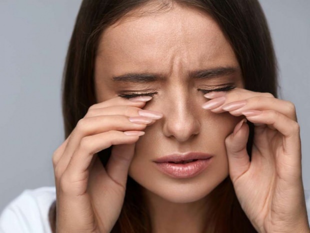 Was sind die Ursachen für eine plötzliche Verdunkelung der Augen?