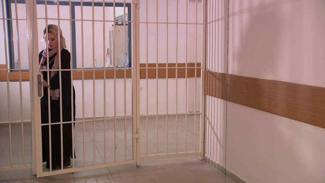 Das Leben im Gefängnis aus der Sicht weiblicher Gefangener Bahar steht vor der Tür