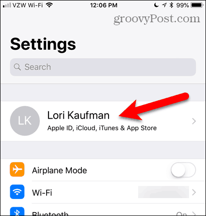 Tippen Sie in der App Einstellungen unter iOS auf Ihren Namen