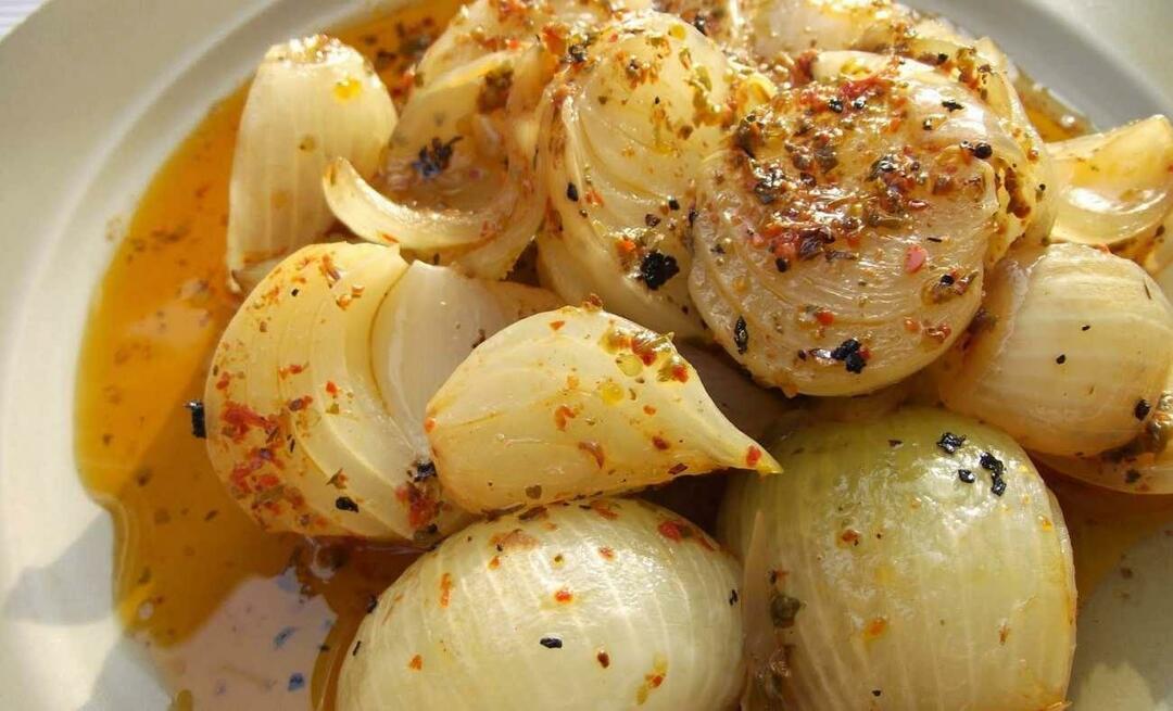 Wie bereitet man eine Vorspeise mit gerösteten Zwiebeln im Restaurant-Stil zu?