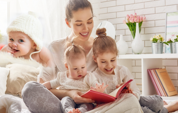 Die Vorteile des Lesens eines Buches für Babys