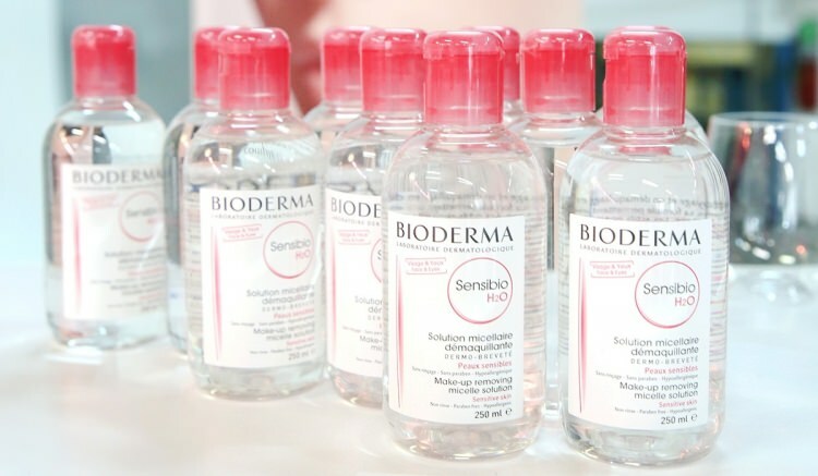 Verwendet jemand einen mizellaren Wasserreiniger Bioderma Sensibio H2O? Wasser zur Entfernung von Bioderma-Make-up
