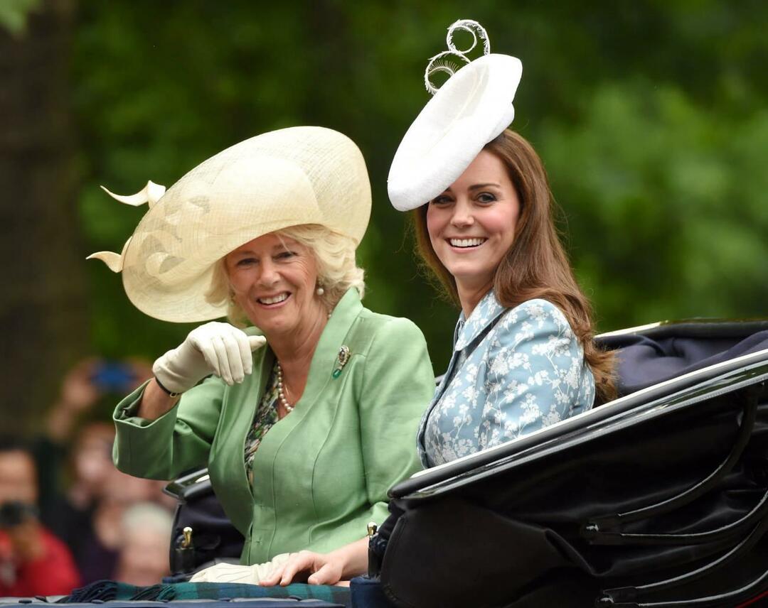 Kate Middleton und Camilla, Königin von England 
