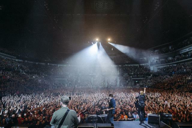 Rockband Toten Hosen sammelt bei Konzert mehr als 1 Million Euro für Erdbebenopfer