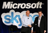 Skype wurde für 8 Milliarden Dollar an Microsoft verkauft, und Steve Ballmer sieht begeistert aus