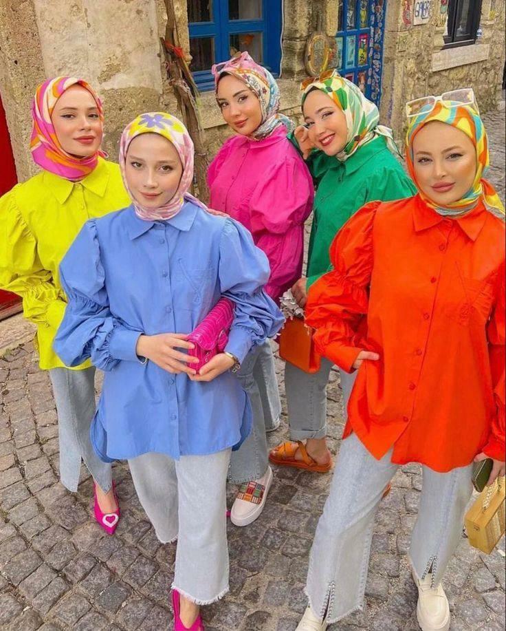 Hijab-Kontrastfarbenmode