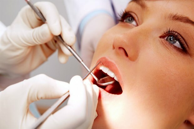 Fauler Zahn verursacht eine Herzinfektion