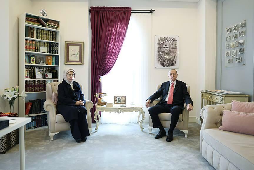 Präsident Erdoğan und Emine Erdoğan besuchten die Şule Yüksel Şenler Foundation