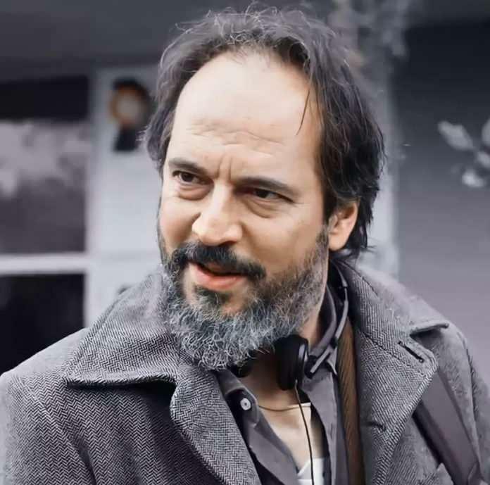 Timuçin Esen in der Fernsehserie Son of the Shooter