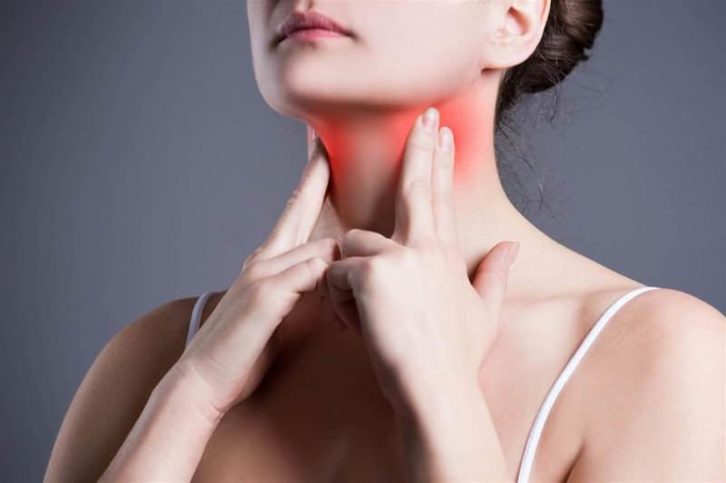 Was ist Mandelentzündung und was sind ihre Symptome? Wenn eine Seite des Halses weh tut ...