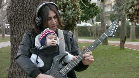 Metin Türkcan und sein Baby