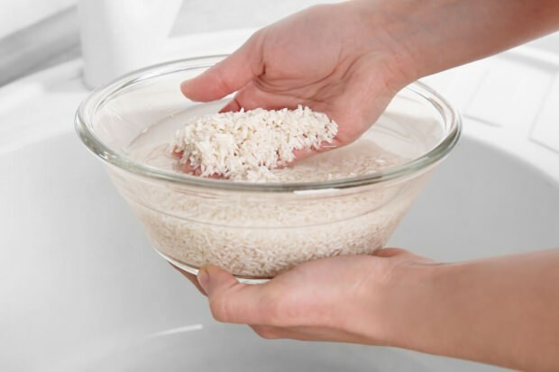 Was sind die Vorteile von Reiswasser? Schwächt Reis Wasser?