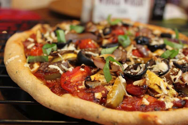 Das einfachste vegetarische Pizza-Rezept! Wie macht man zu Hause vegetarische Pizza?
