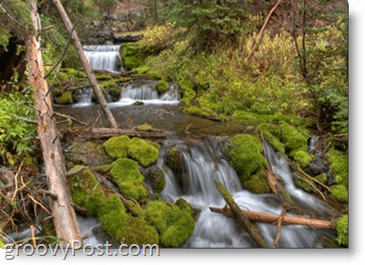 Foto - Slow Shutterspeed Beispiel - Grünes Waldflusswasser