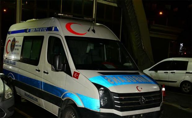 Ein Krankenwagen wartete an der Tür auf Cem Yılmaz, der eine Aufführung hatte!