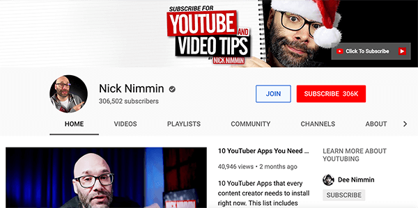 Dies ist ein Screenshot des YouTube-Kanals von Nick Nimmin. Oben zeigt das Titelbild Nick in einer Weihnachtsmütze. Er späht hinter einem Bild eines spiralgebundenen Notizbuchs hervor. Der Text auf der Notizbuchseite lautet "YouTube- und Videotipps abonnieren". Sein Kanal als 306.502 Abonnenten.