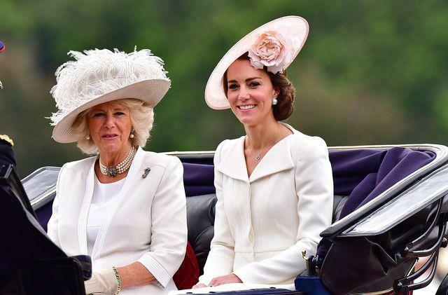 König von England III. Charles' Frau Camilla und Kate Middleton