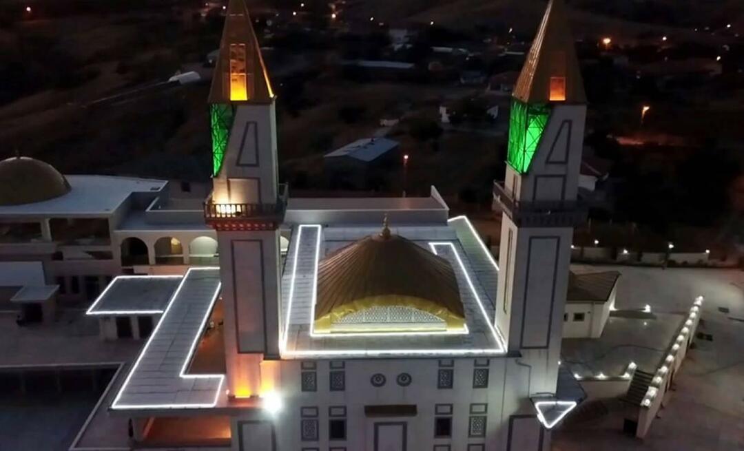 Die Moschee in Kırıkkale, wo das Wort Allah aus der Vogelperspektive zu sehen ist, wurde fertiggestellt.