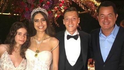 Acun Ilıcalı aß mit der frisch verheirateten Amine und Mesut Özil zu Abend