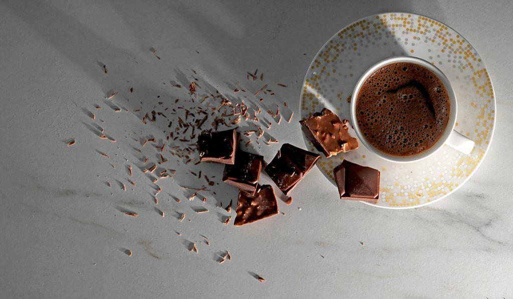 Duo aus Schokolade und türkischem Kaffee