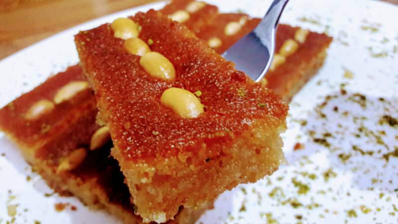 Wie macht man ein Shambali Dessert? Die Tricks des Knödels mit Grieß gemacht