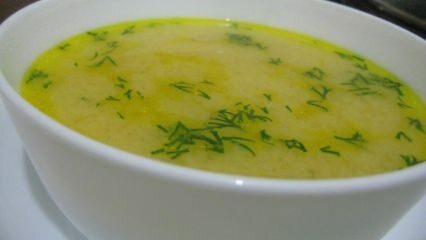 Wie macht man praktische Brühe Suppe?