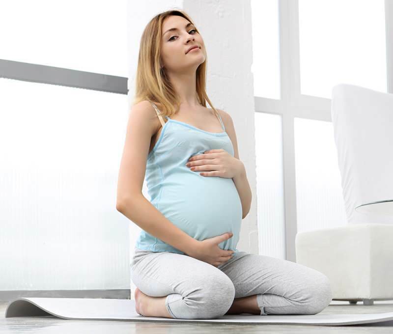 Geht die Nabelschnur während der Schwangerschaft durch? Braune Bauchlinie