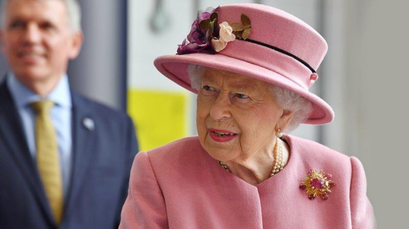 Königin II. Elizabeth ging ohne Maske aus! Am Ende von 7 Monaten ...