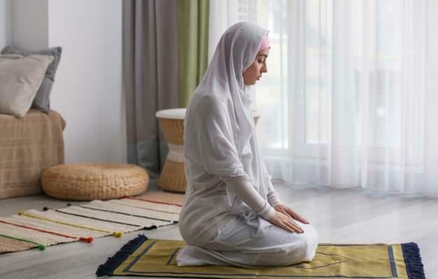 Was bedeutet es, im Traum zu Hause zu beten?