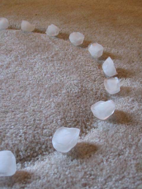 Methoden, die Spuren von Möbeln auf den Teppich geben