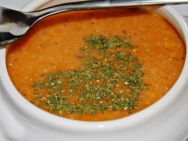 Wie macht man Mengen Suppe? Originelles Rezept für leckere Schraubstocksuppe